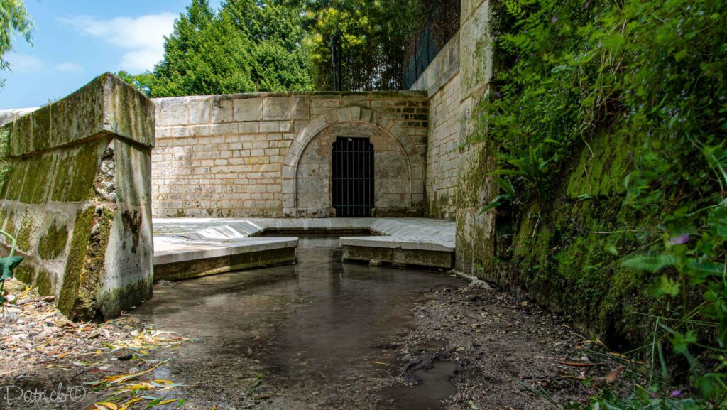 Nieul-lès-Saintes - patrimoine - Lavoir après rénovation