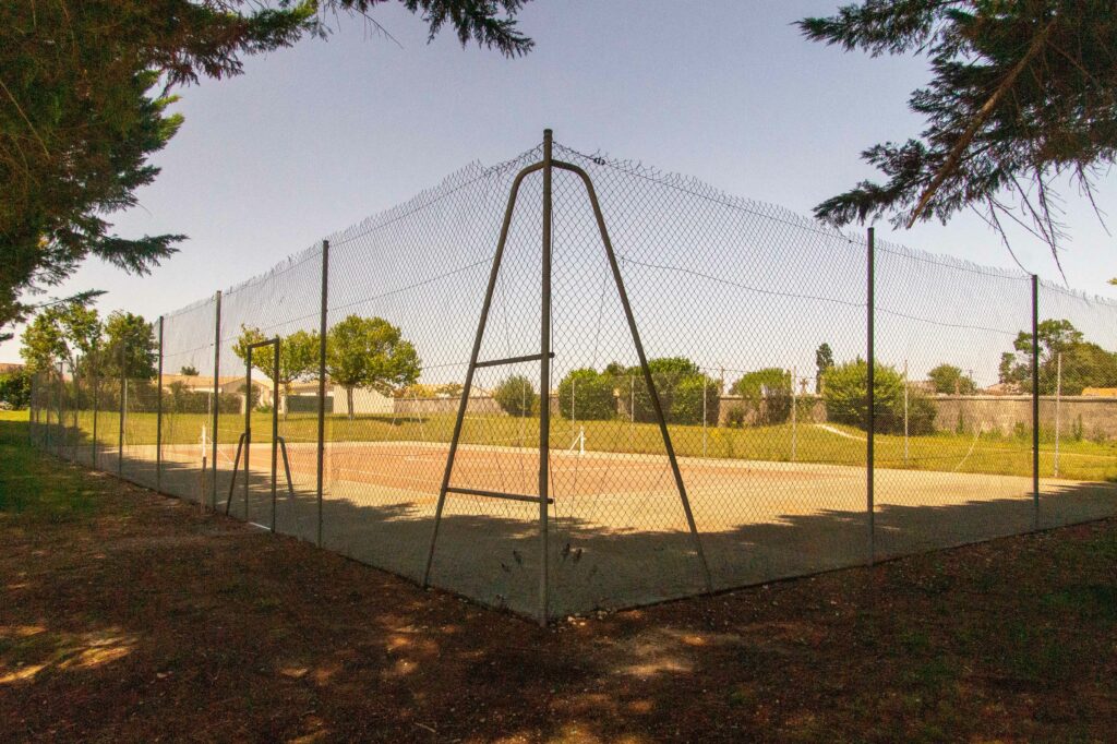 Terrain de tennis - Nieul-lès-Saintes